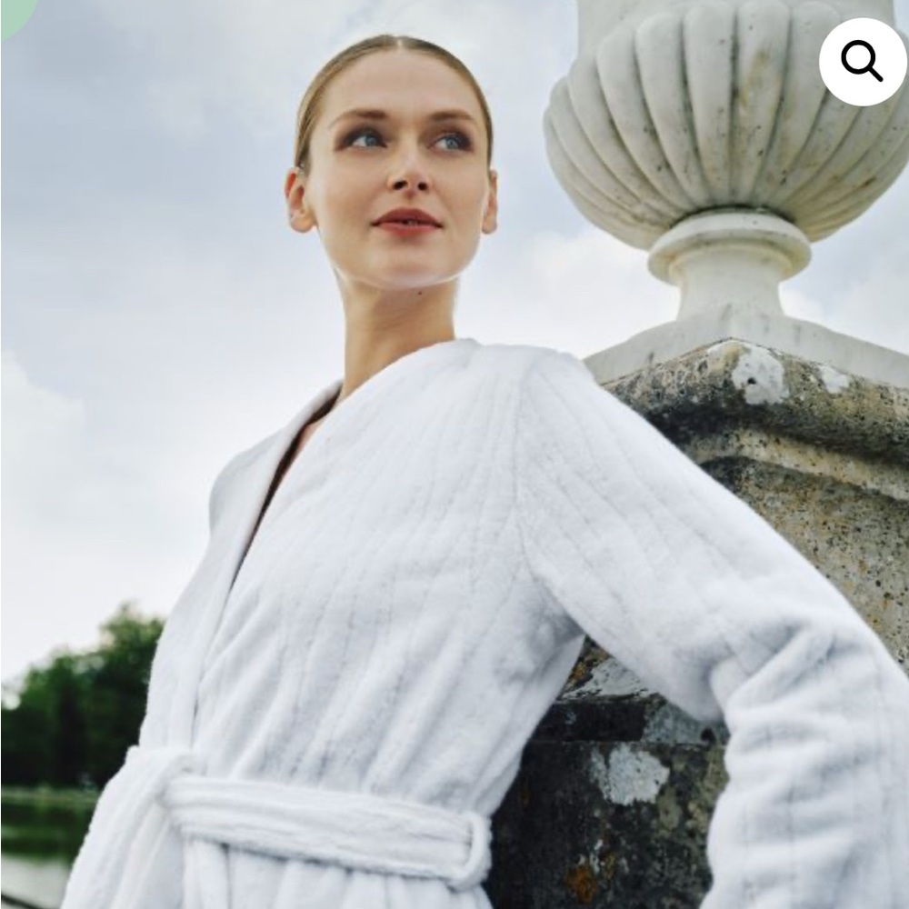 Yves Delorme
Luciole Bath Robe - Picture 2 of 10